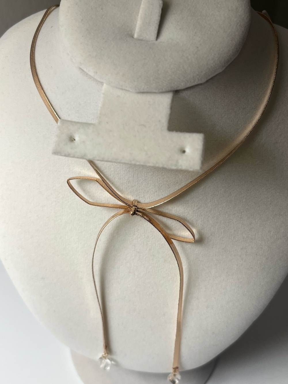 NWT Lucky Brand Gold Tone Bow Necklace - Picture 3 of 5